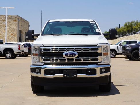 Used 2025 Ford F250 XLT w/ FX4 Off-Road Package AWD/4WD image 2