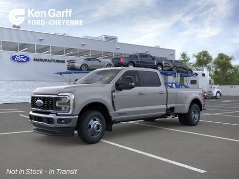 New 2026 Ford F350 4x4 Crew Cab DRW Super Duty image 1