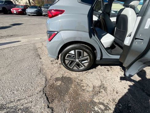 Used 2023 Hyundai Kona Limited image 24