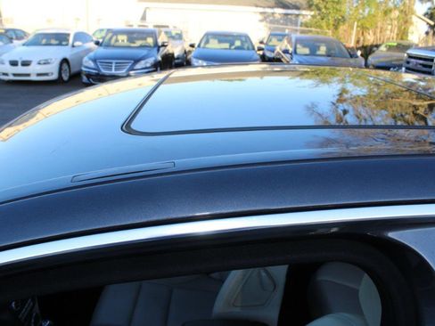 Used 2013 Mercedes-Benz C 250 Sedan image 21