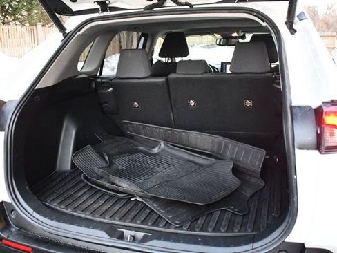 Used 2019 Toyota RAV4 XLE w/ Convenience Package image 11