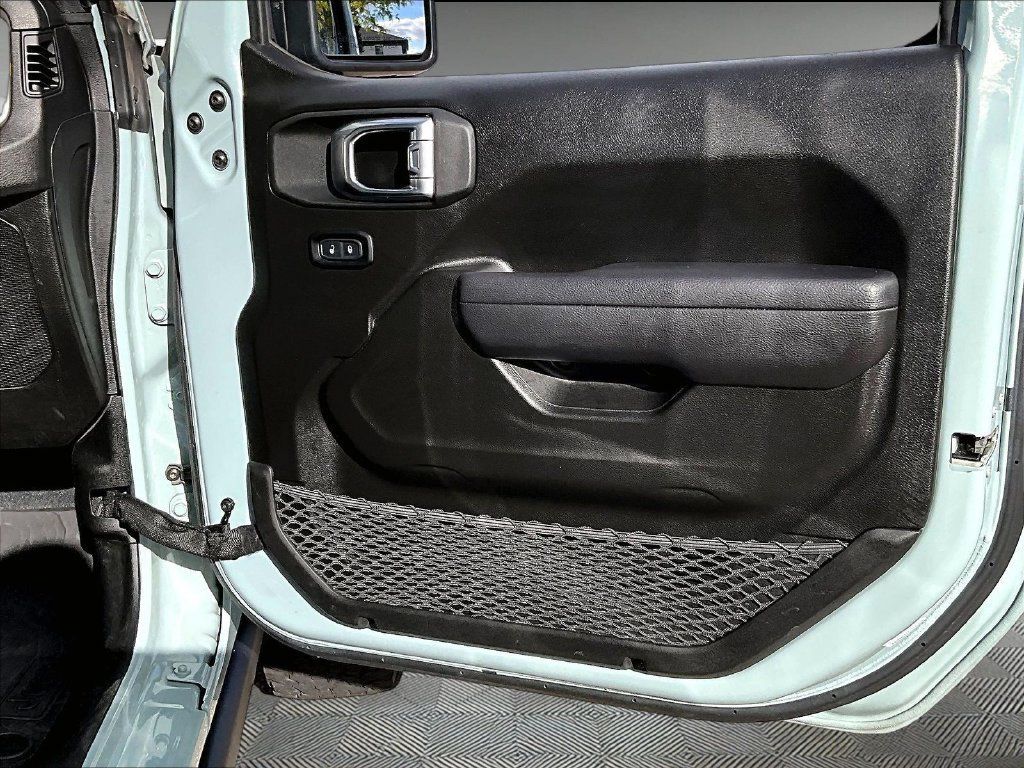 Used 2024 Jeep Wrangler Unlimited AWD/4WD image 12