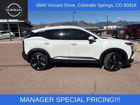 Certified 2025 Nissan Kicks SR AWD/4WD image 11