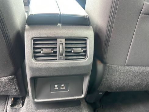 Used 2023 Nissan Rogue SV FWD image 32