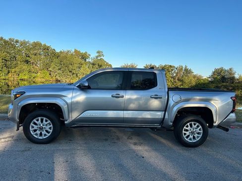 Certified 2026 Toyota Tacoma SR5 image 2