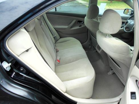 Used 2008 Toyota Camry LE FWD image 19