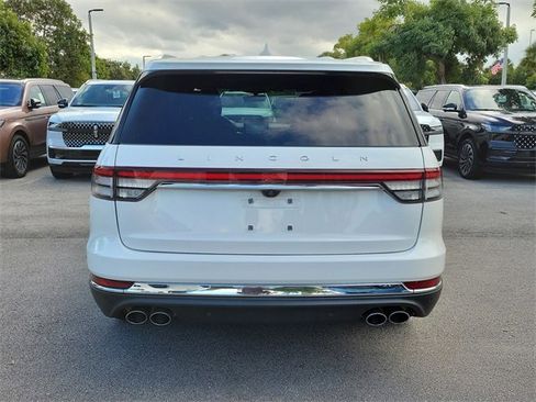 Used 2022 Lincoln Aviator Reserve w/ Elements Package Plus image 5
