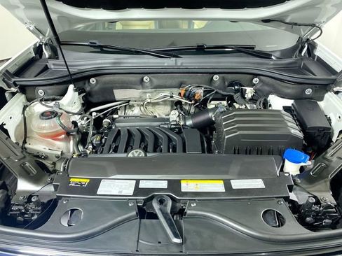 Used 2022 Volkswagen Atlas Cross Sport SE image 25