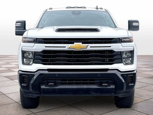 Used 2025 Chevrolet Silverado 2500 Custom w/ Custom Value Package AWD/4WD image 3