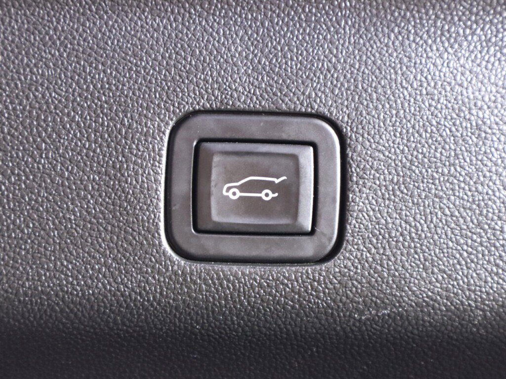 Used 2024 Chevrolet Suburban LT AWD/4WD image 37
