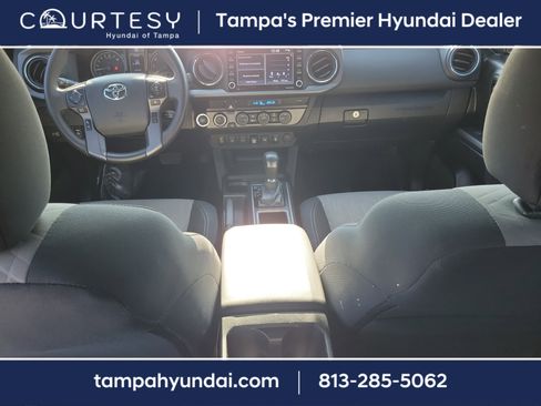 Used 2022 Toyota Tacoma TRD Sport image 12