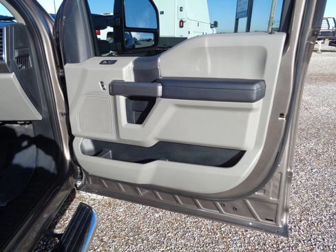 Used 2019 Ford F250 XLT image 63