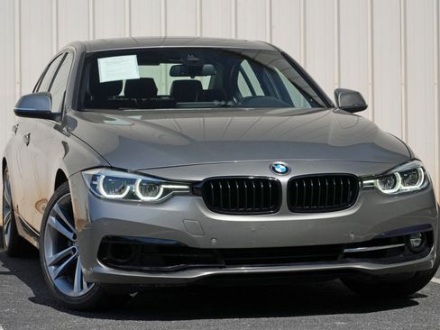 Used 2018 BMW 330i Sedan w/ Premium Package RWD image 2