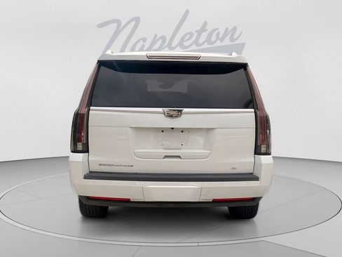 Used 2015 Cadillac Escalade ESV Platinum AWD/4WD image 4