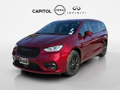 Used 2022 Chrysler Pacifica Limited w/ S Appearance Package