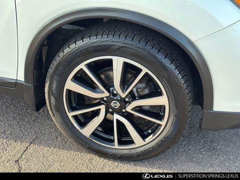 Used 2019 Nissan Rogue SL image 10