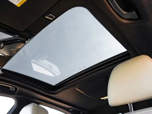 Used 2019 BMW 540i w/ Executive Package image 5