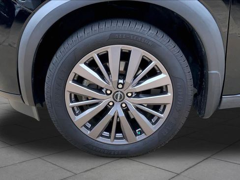 Used 2023 Nissan Pathfinder SL w/ SL Premium Package FWD image 10