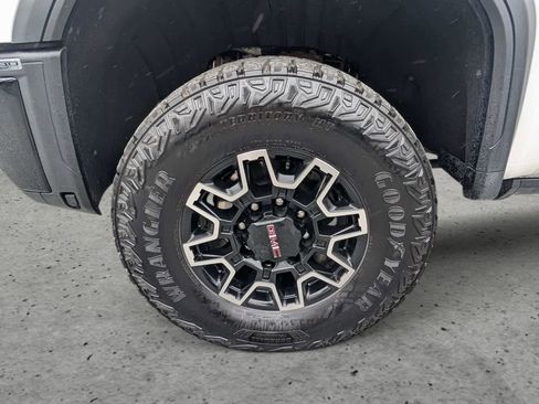 Certified 2024 GMC Sierra 2500 AT4X image 7