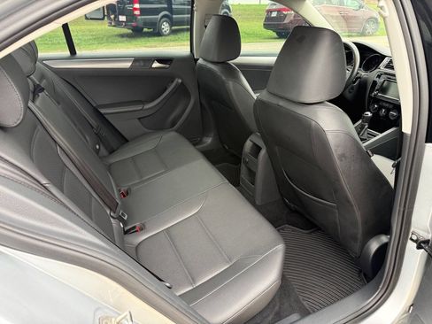 Used 2015 Volkswagen Jetta TDI SE image 18