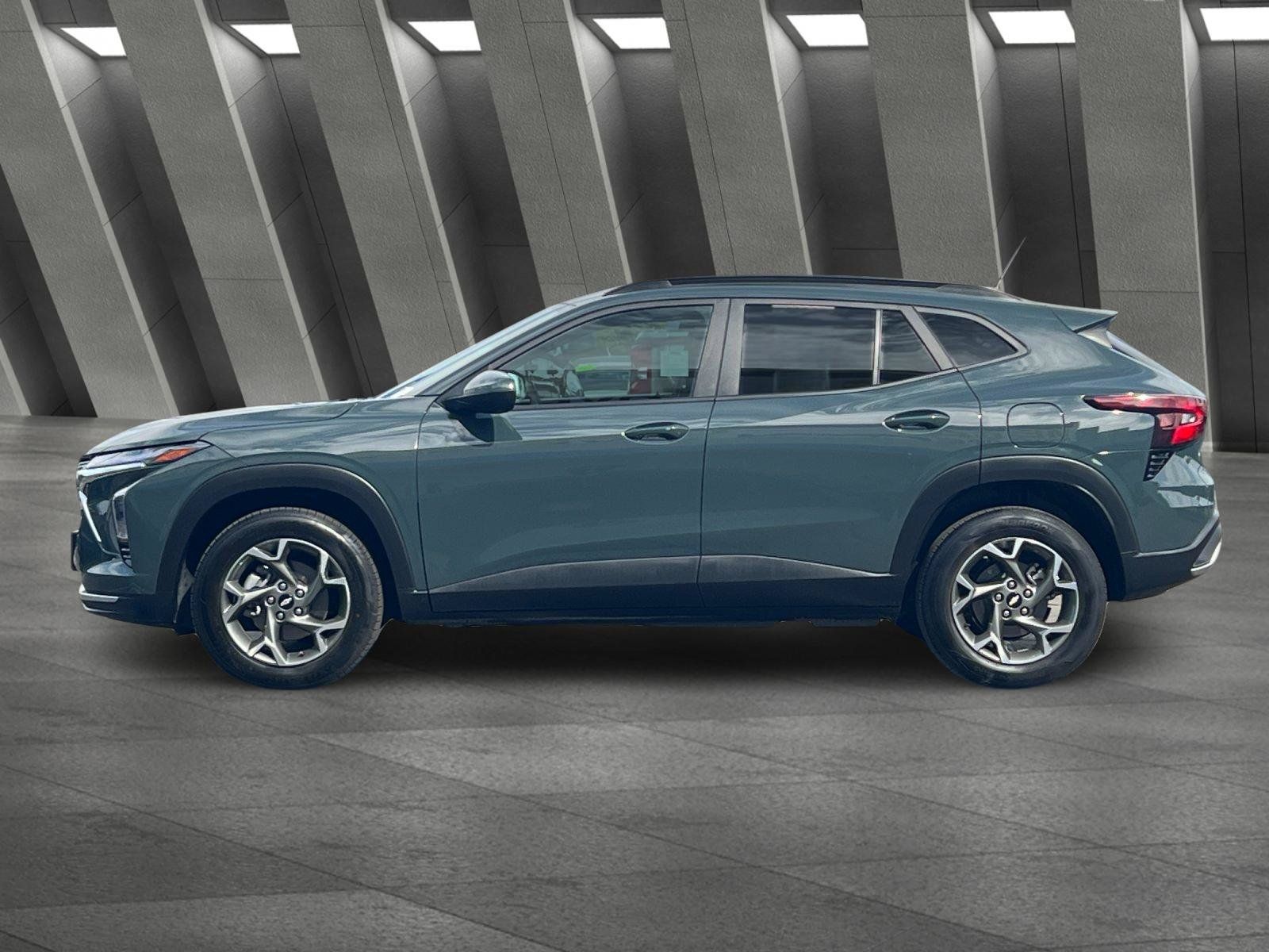 Used 2025 Chevrolet Trax LT w/ LT Convenience Package FWD image 6