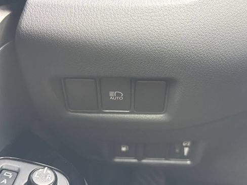 Used 2021 Toyota C-HR Limited FWD image 25