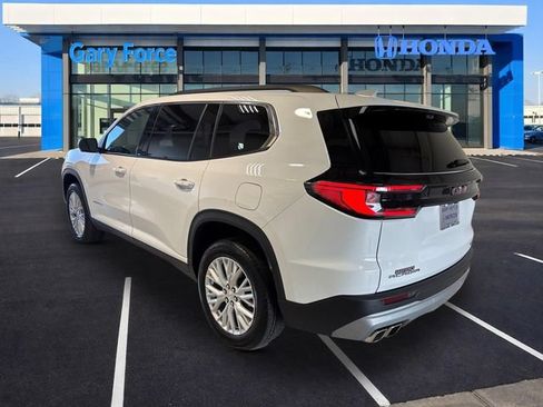 Used 2026 GMC Acadia Elevation w/ Elevation Premium Package FWD image 3