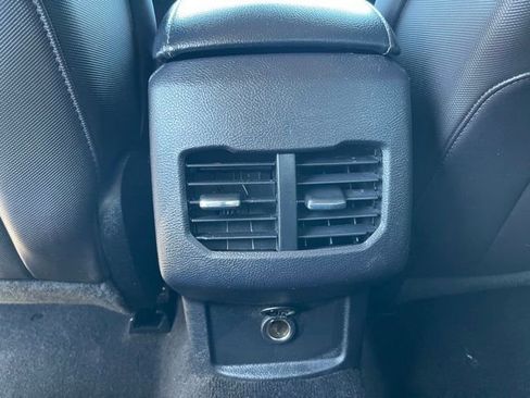 Used 2019 Ford Fusion SE w/ Equipment Group 151A FWD image 18