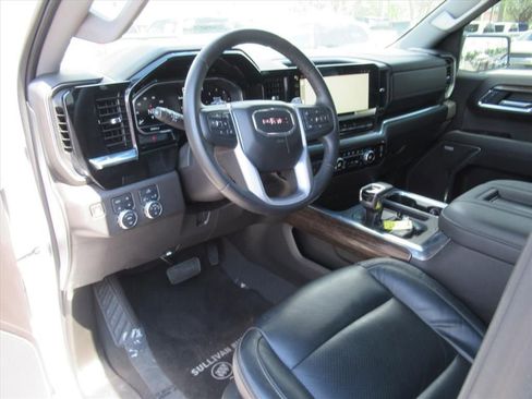 Used 2022 GMC Sierra 1500 Elevation w/ Preferred Package image 14