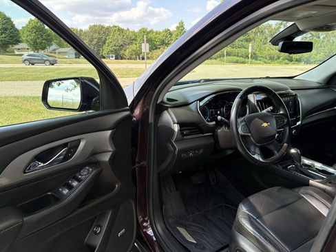 Used 2018 Chevrolet Traverse LT w/ LPO, Floor Liner Package AWD/4WD image 11