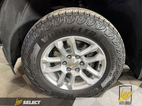 Used 2025 Chevrolet Silverado 1500 LT w/ Z71 Off-Road Package AWD/4WD image 4