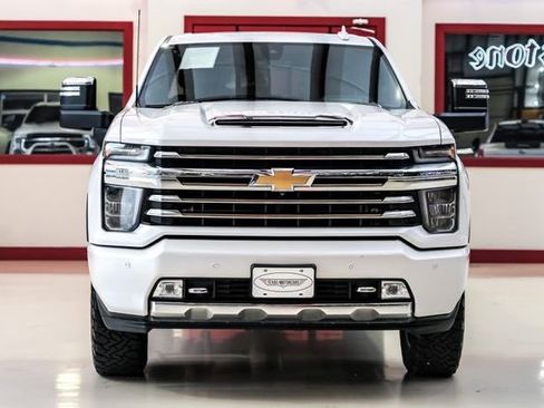Used 2023 Chevrolet Silverado 2500 High Country w/ Z71 Off-Road Package image 9