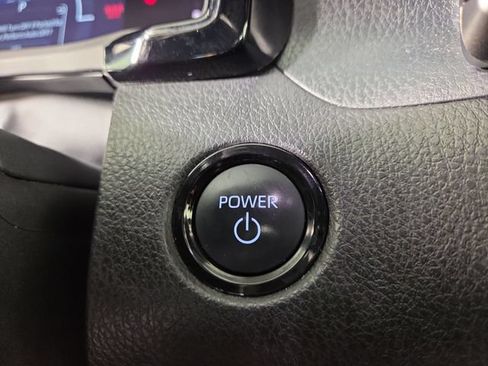 Used 2025 Toyota Camry SE FWD image 24
