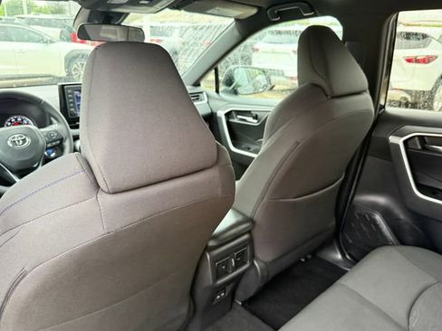 Used 2022 Toyota RAV4 SE AWD/4WD image 27
