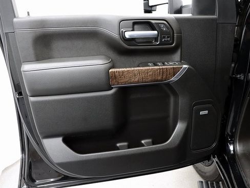 Certified 2021 GMC Sierra 2500 Denali w/ Denali Black Diamond Edition image 27