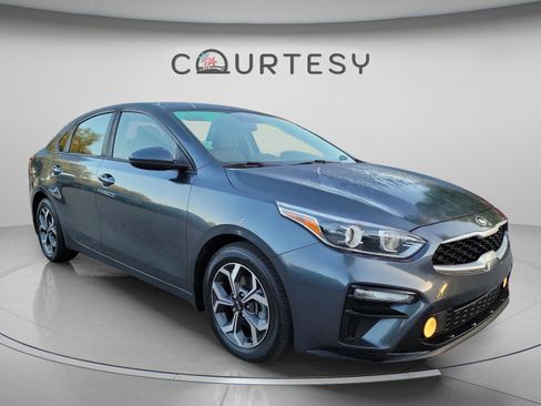 Used 2020 Kia Forte LXS FWD image 5