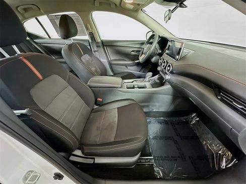 Used 2025 Nissan Sentra SR image 9