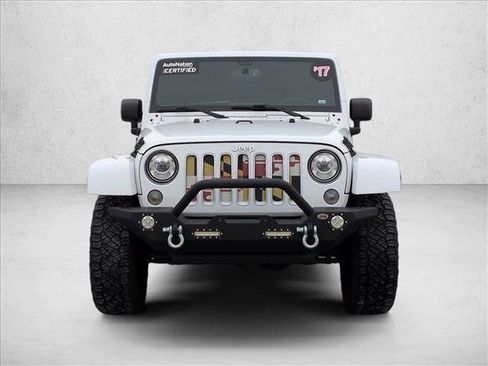 Used 2017 Jeep Wrangler Unlimited Sahara image 2