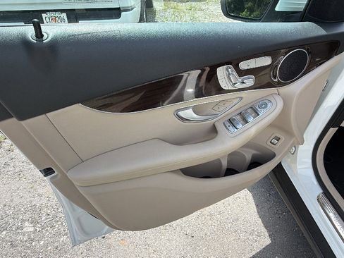 Used 2022 Mercedes-Benz GLC 300 image 14