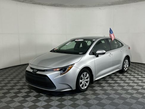 Certified 2025 Toyota Corolla LE FWD image 7