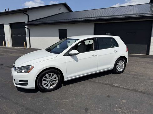 Used 2015 Volkswagen Golf S FWD image 2
