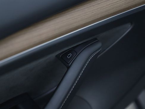 Used 2023 Tesla Model 3 Long Range image 18