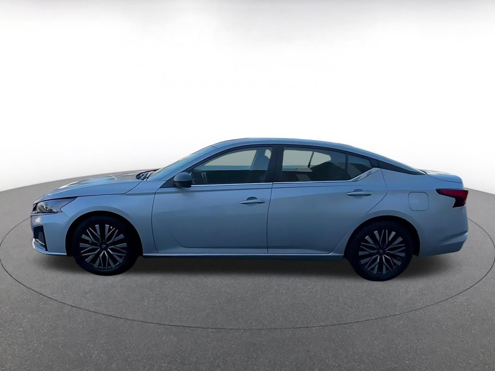 Used 2026 Nissan Altima 2.5 SV FWD image 9