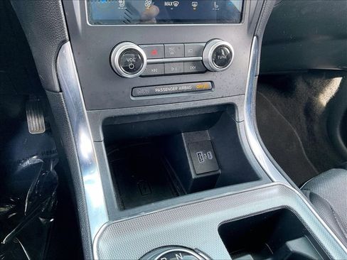 Used 2022 Ford Edge Titanium w/ Equipment Group 301A image 24