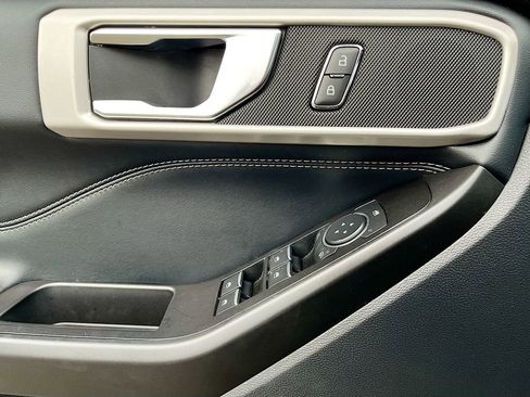 Used 2020 Ford Explorer XLT w/ Equipment Group 202A image 18