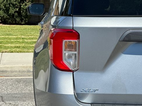 New 2024 Ford Explorer XLT w/ Equipment Group 202A image 7