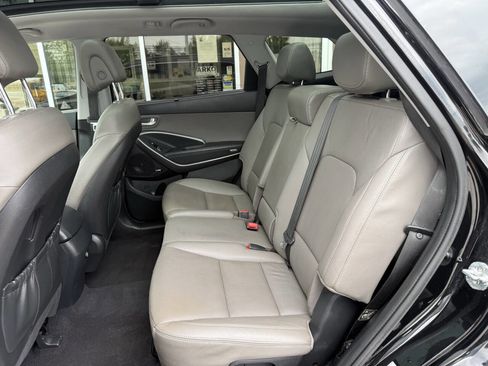 Used 2017 Hyundai Santa Fe AWD image 15