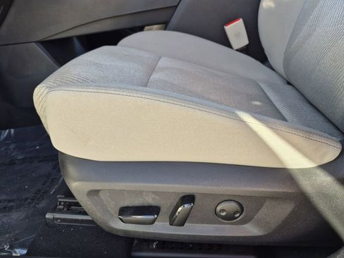 Used 2024 Nissan Rogue SV image 12