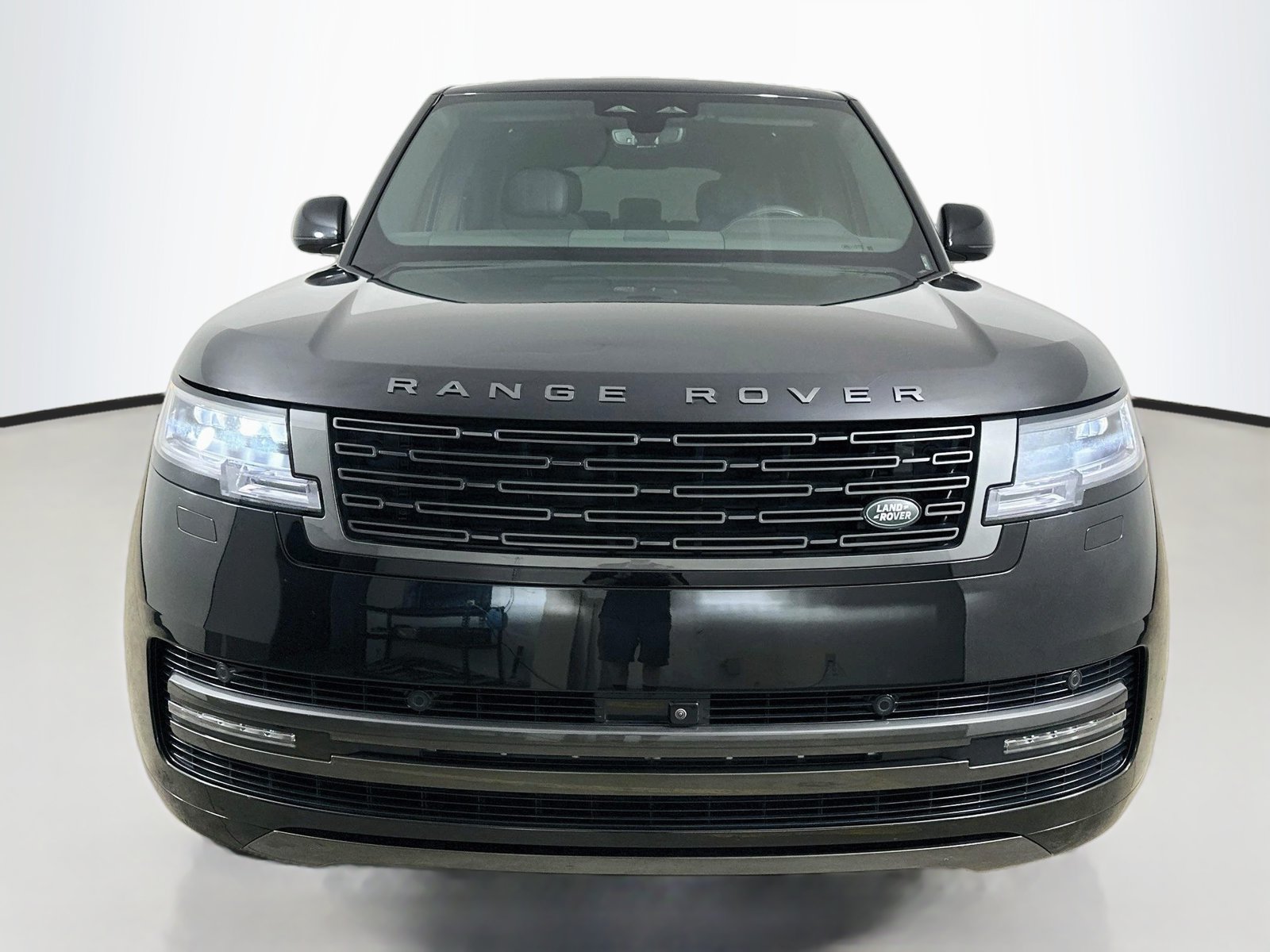 Used 2025 Land Rover Range Rover Long Wheelbase SE AWD/4WD image 2