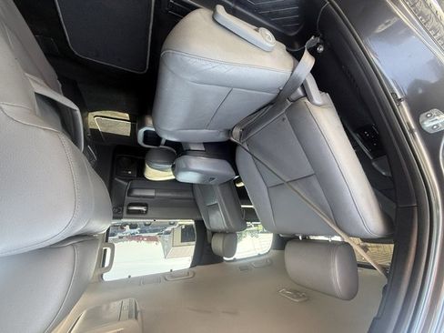 Used 2015 Toyota Sequoia Platinum RWD image 11